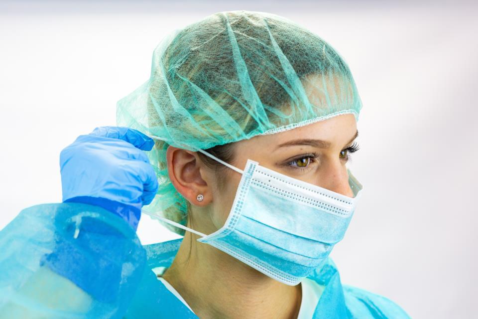 Mascarilla 3 capas c/elásticos Bolsa 10uds Celeste